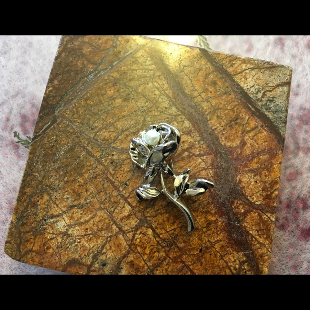 Beautiful Rose Pin With Pearl Center